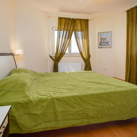 Front Апартаменты Мощеничка-Драга