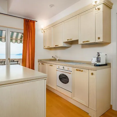 Apartment 4 Bedroom Lovely In Moscenicka Draga