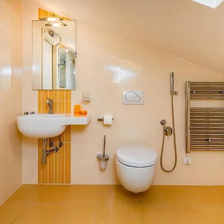 4 Bedroom Lovely In Moscenicka Draga