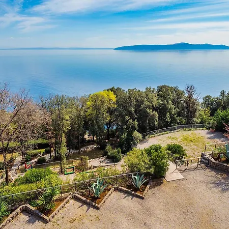 Апартаменты Front *