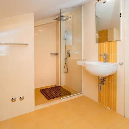 Апартаменты Front Мощеничка-Драга