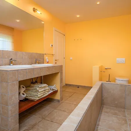 4 Bedroom Lovely In