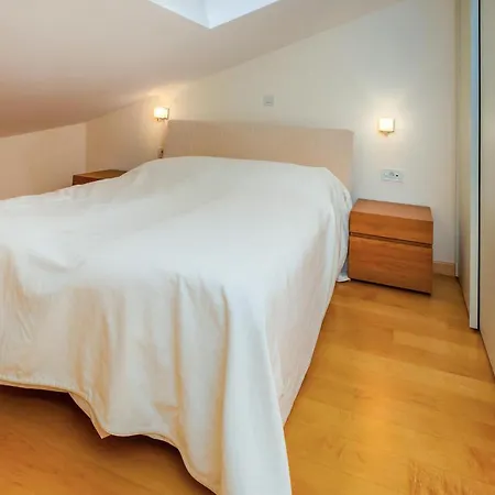 Апартаменты Front *