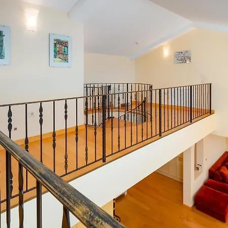Apartment 4 Bedroom Lovely In Moscenicka Draga