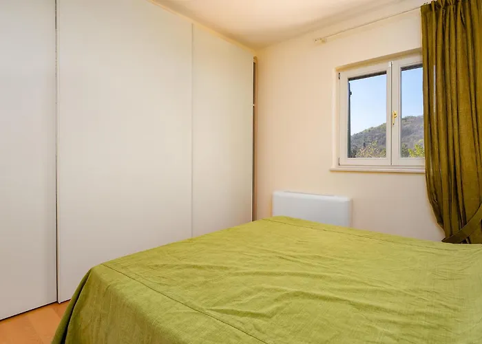 Apartman Front