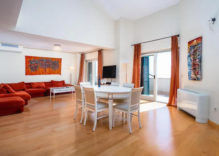 Front Apartman *