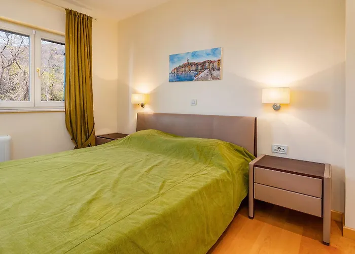 Front Apartman